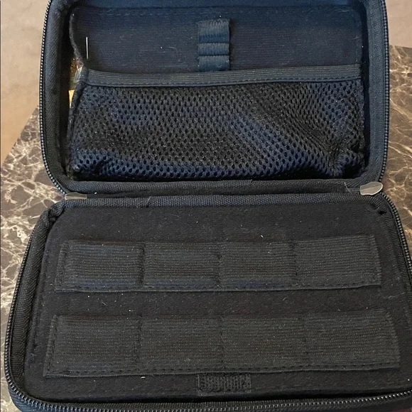 Nintendo DS Dual-Screen Console in Black - Picture 6 of 8